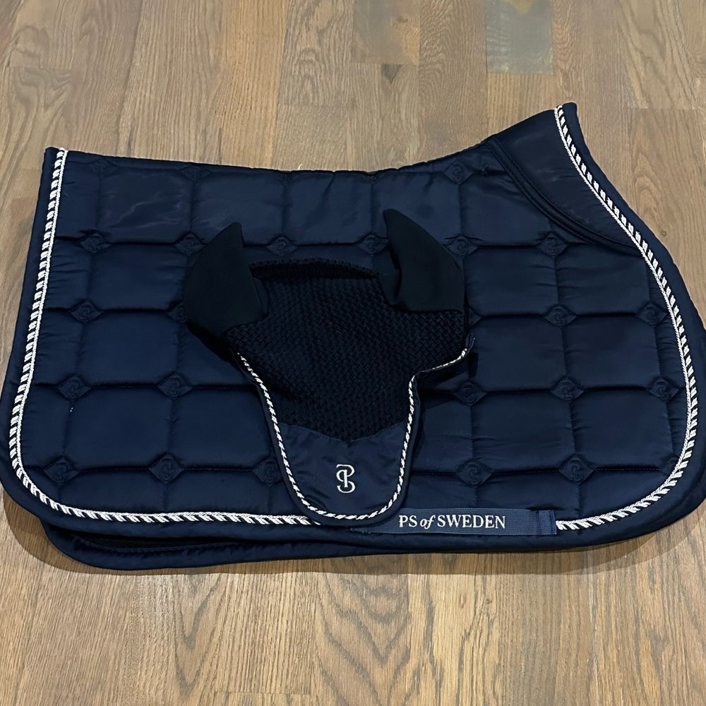 PS of Sweden Horse Jumping Saddle Pad & Ear Bonnet in Full : Horse size - Navy